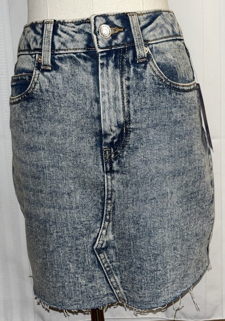 Wild Fable Medium Blue Acid wash raw hem Denim Skirt size 00